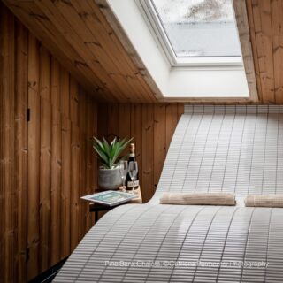 Bekroond voor uitmuntend duurzaam ontwerp, Luna Panel System🏆

Wist u dat de Luna Panel System-productfamilie van @lunawood.official een eervolle vermelding heeft gekregen bij de Architecture MasterPrize in de categorie Duurzame Producten?

Het Luna Panel System, gemaakt van chemievrij Lunawood ThermoWood, biedt een flexibele gevelbekledingsoplossing voor gedurfde en creatieve architectuur – zowel binnen als buiten. De belangrijkste kenmerken van de producten zijn:

• Scherpe schaduwlijnen
• Consistente latbreedte over de profielen
• Geproduceerd in Finland van PEFC-gecertificeerd vuren- en grenenhout

#lunatriple #nuopvoorraad #thermowood #duurzamearchitectuur #bekroondontwerp #GrasWoodWide #DuurzaamBouwen #Nederland #InnovatieInArchitectuur #Milieuvriendelijk #Gevelbekleding #Architectuur #TopKwaliteit #lunapanelsystem #architecturemasterprize #nordicdesign #sustainablearchitecture #lunawood